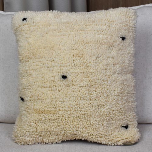 Dotted Fluffy cushion - Square