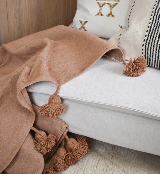 pompom blanket beige camel